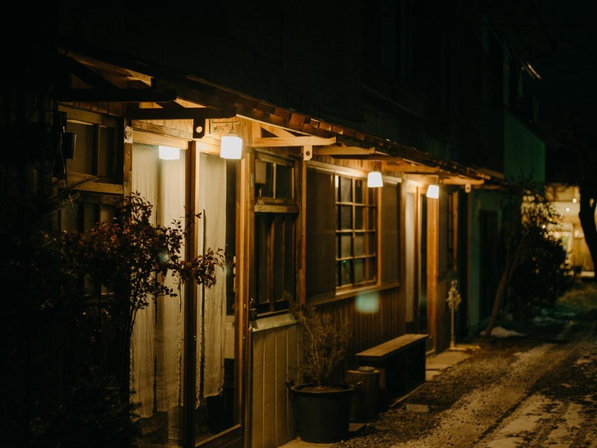 Hostel Saruya Fujiyoshida Esterno foto